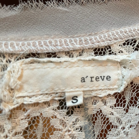 Cream colored shirt with back button - Picture 4 of 7